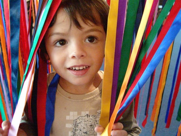 Menino em exposição do Cordel